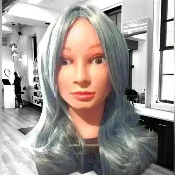 22in Long Wavy Synthetic wig. - Picture 2 of 3